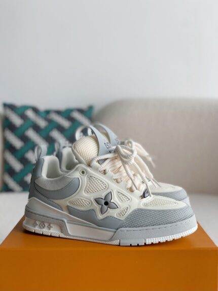 ✨ Louis Vuitton Trainer Sneakers – Exclusive White & Grey Edition 👟💎